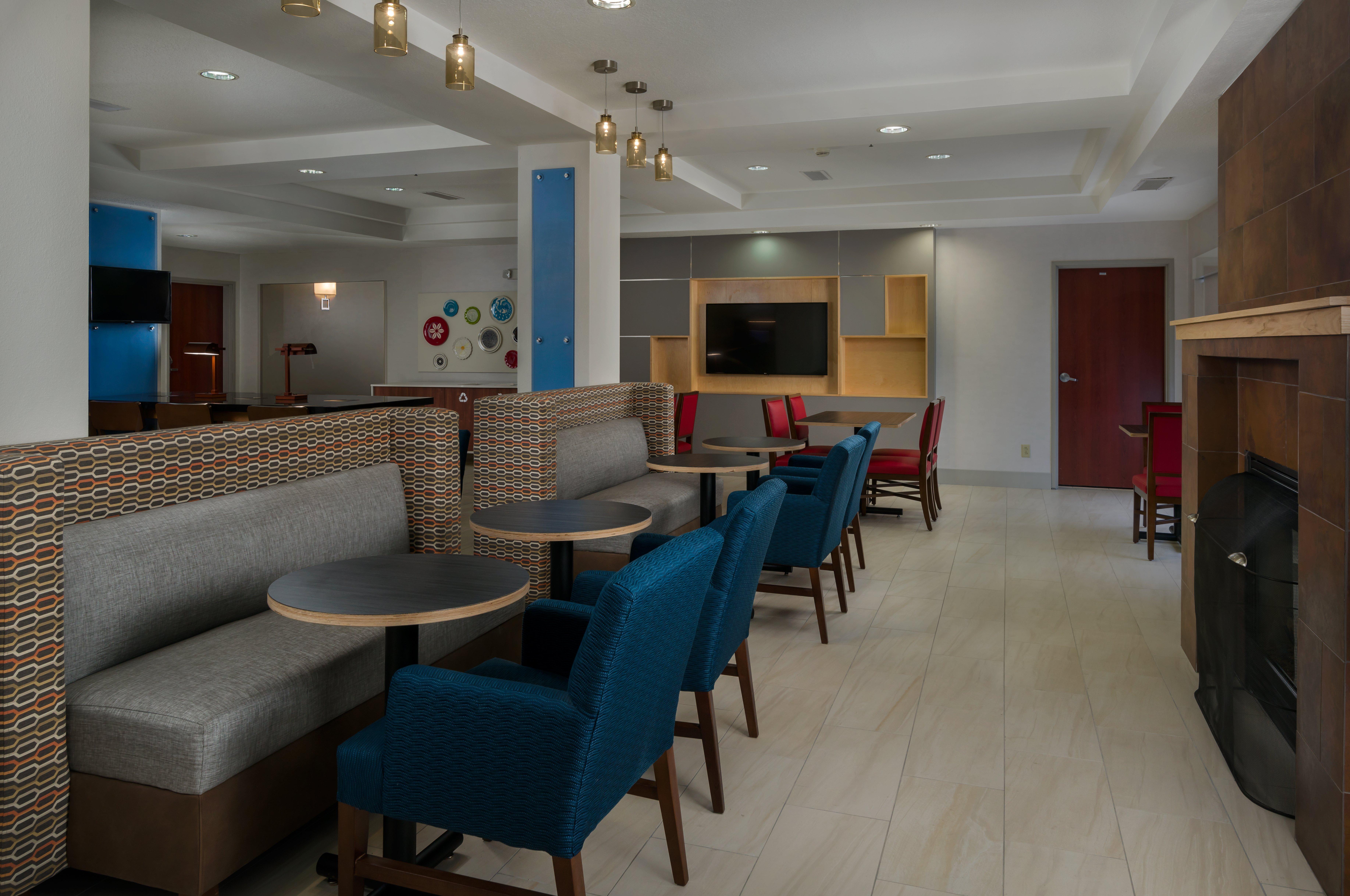 Holiday Inn Express Lawrence By Ihg Zewnętrze zdjęcie