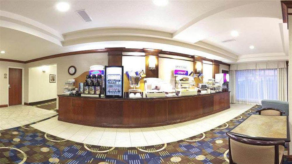 Holiday Inn Express Lawrence By Ihg Zewnętrze zdjęcie