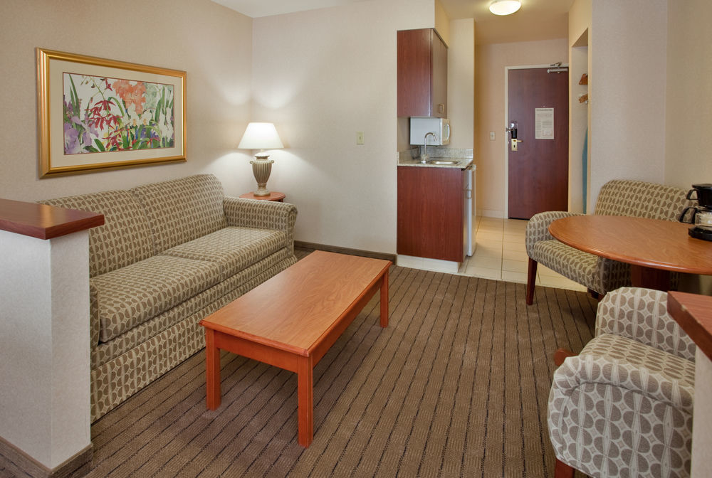 Holiday Inn Express Lawrence By Ihg Zewnętrze zdjęcie