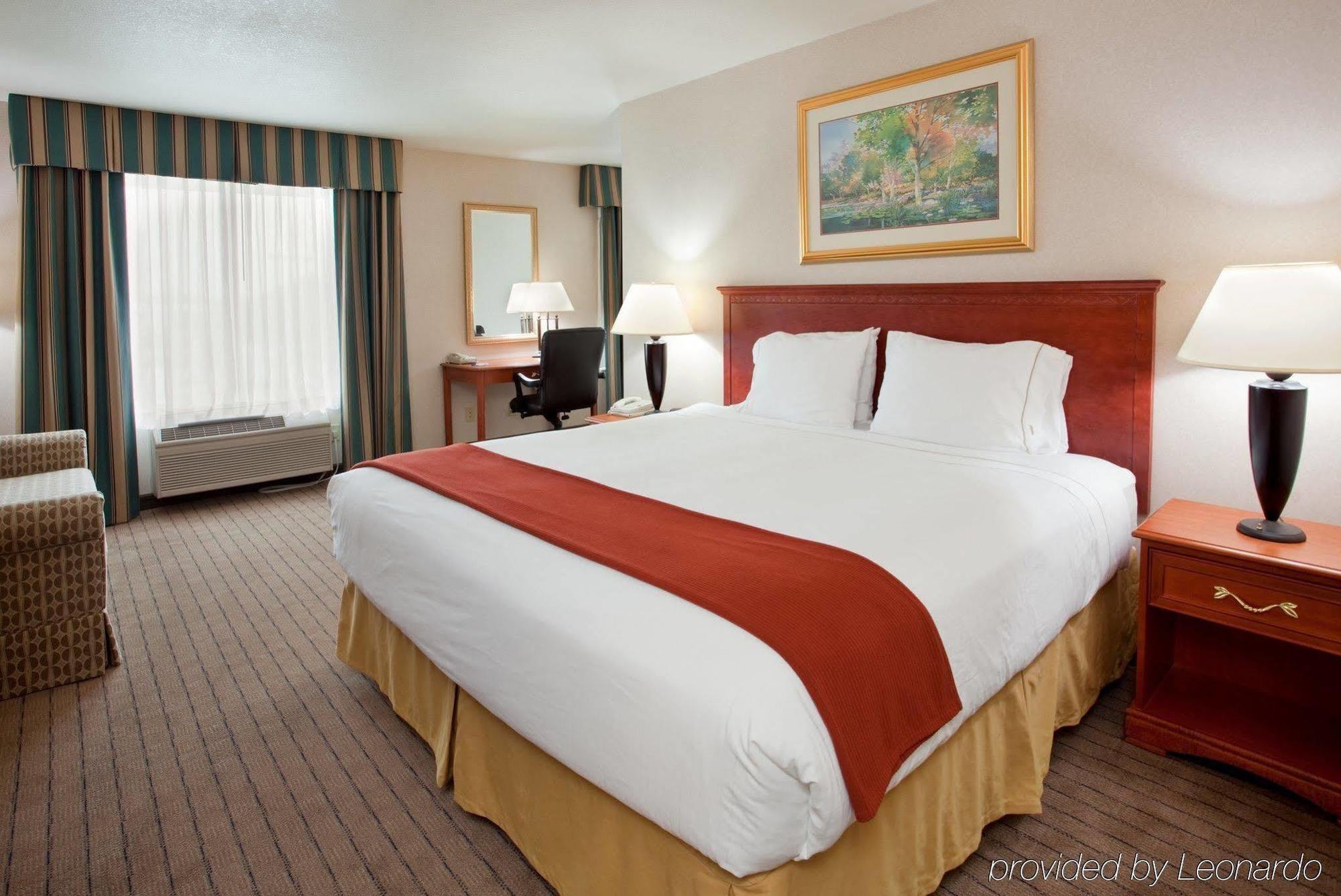 Holiday Inn Express Lawrence By Ihg Zewnętrze zdjęcie
