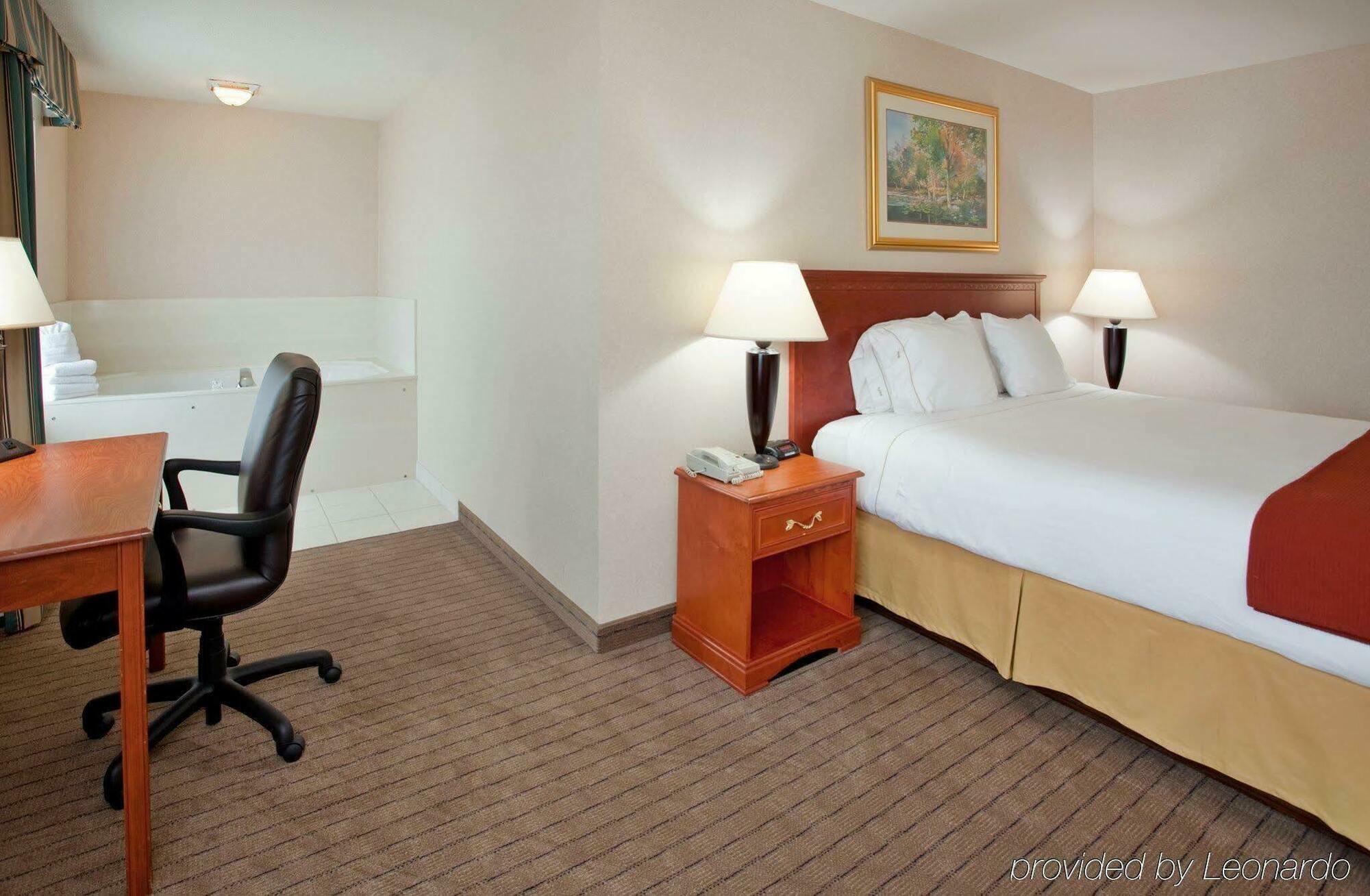 Holiday Inn Express Lawrence By Ihg Zewnętrze zdjęcie