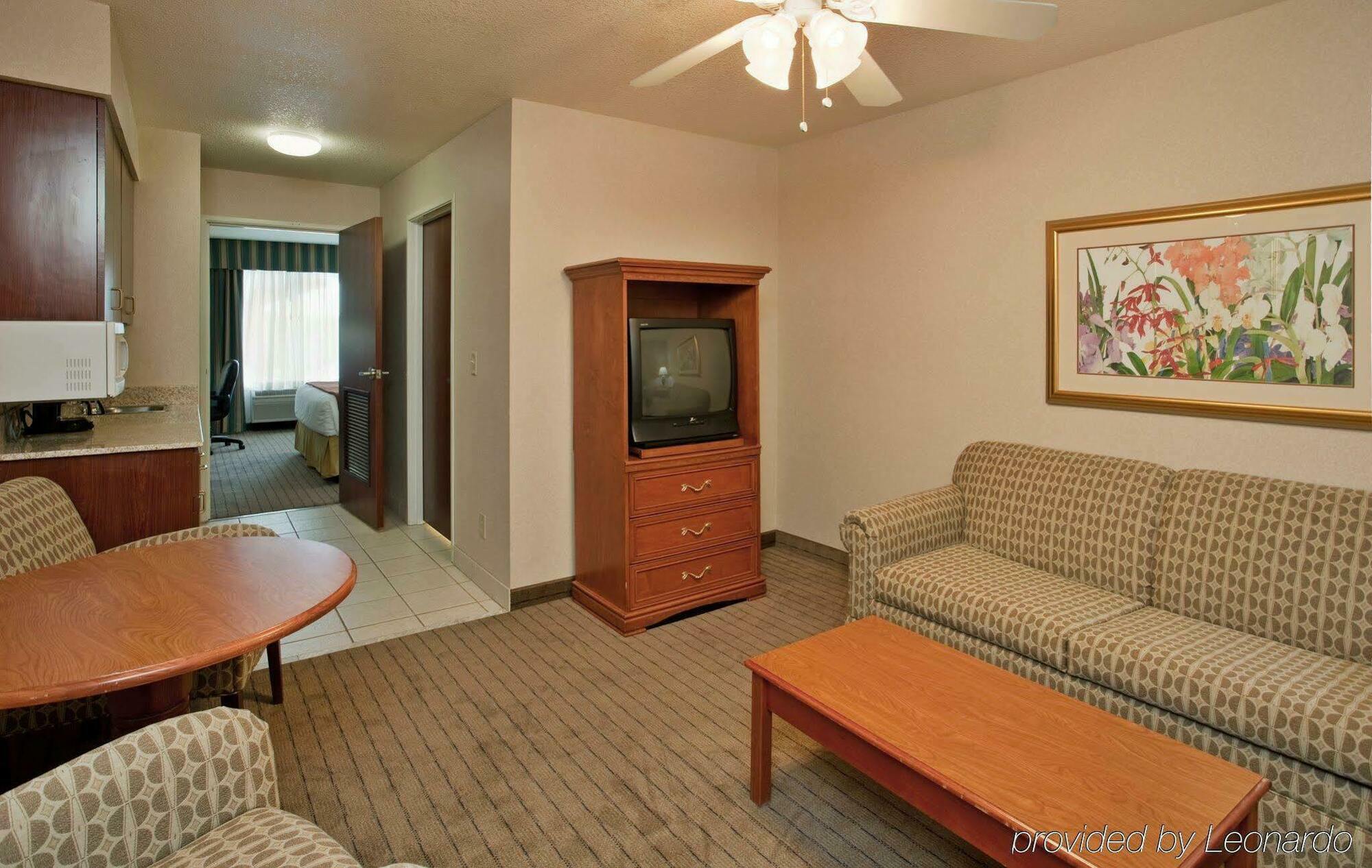 Holiday Inn Express Lawrence By Ihg Zewnętrze zdjęcie